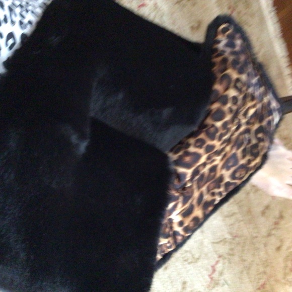 NWT faux leopard reverse stole WHBM - Picture 4 of 6